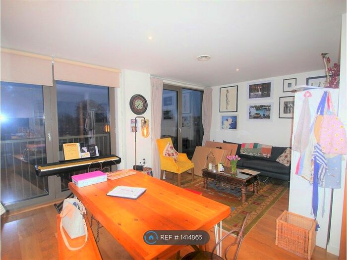 2 Bedroom Flat To Rent In Camberwell Passage, London, SE5