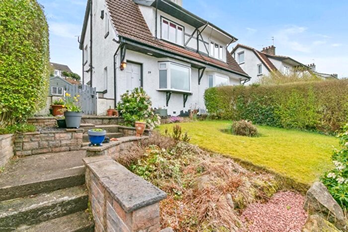 2 Bedroom Semi Detached House For Sale In Crosslees Drive, Thornliebank, G46