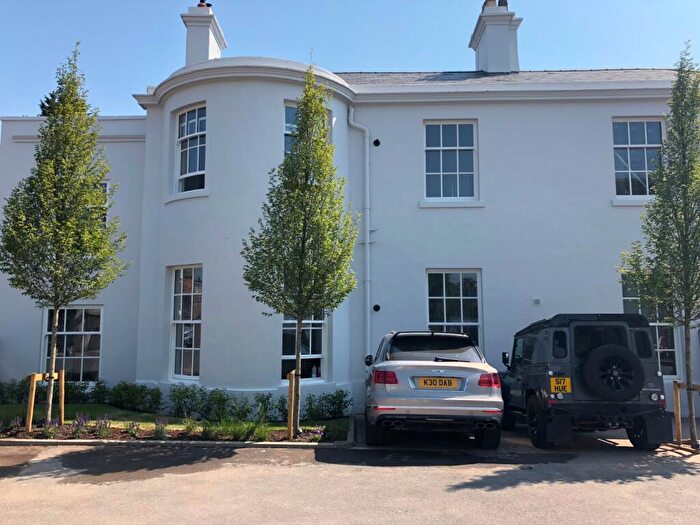 2 Bedroom Apartment For Sale In Dee Hills Park, Chester, Cheshire, CH3