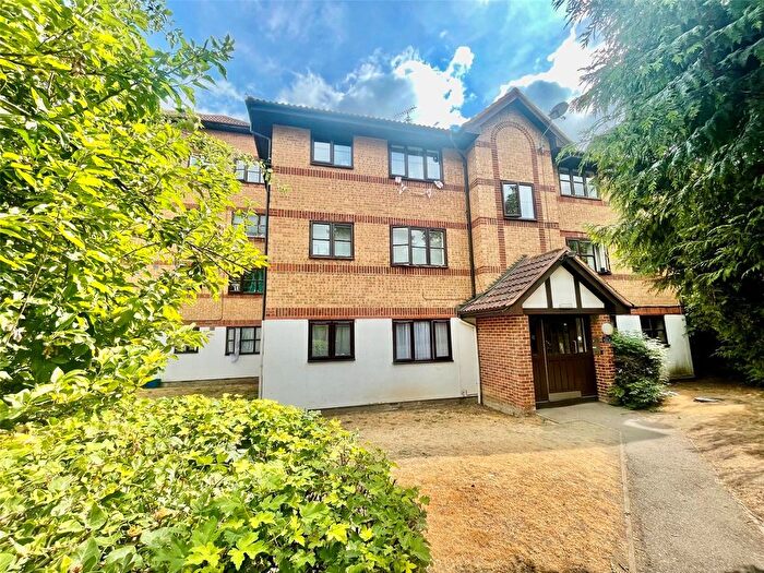 1 Bedroom Flat To Rent In Frobisher Road, Erith, Kent, DA8