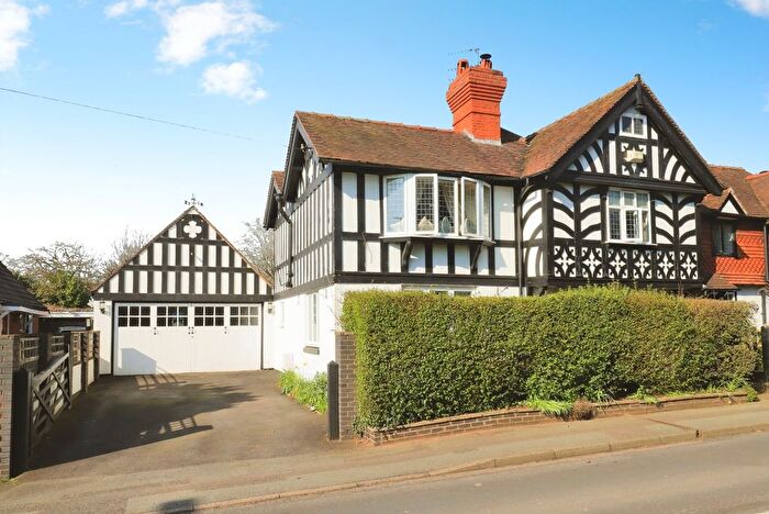 3 Bedroom Semi Detached House For Sale In Mount Road, Tettenhall Wood, Wolverhampton, West Midlands, WV6