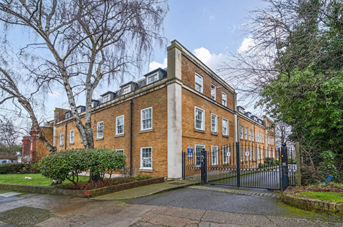 2 Bedroom Apartment For Sale In Wilmington House, Church Walk, Wilmington, Kent, DA2