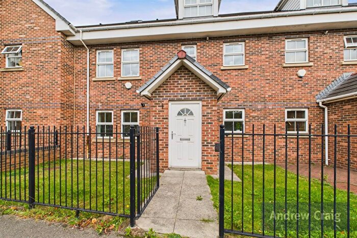 2 Bedroom Flat For Sale In Bonnar Court, Hebburn, NE31