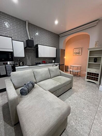 1 Bedroom Flat To Rent In Langsett Road, Sheffield, S6