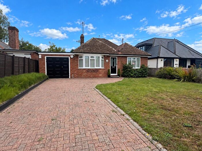 3 Bedroom Bungalow For Sale In Coopers Lane, Bramley, Tadley, RG26