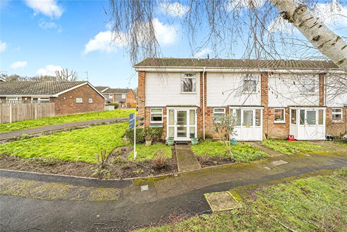 3 Bedroom End Terrace House For Sale In Knaphill, Woking, Surrey, GU21