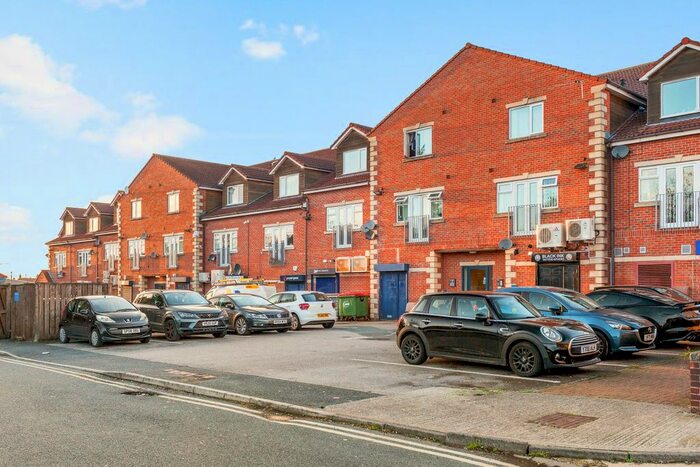 3 Bedroom Maisonette To Rent In Hunters Court, Hunters Way, Leeds, LS15