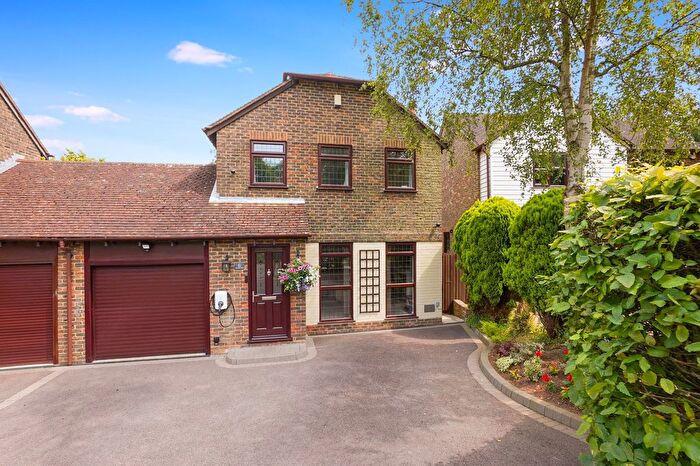 3 Bedroom Detached House For Sale In Forestdale Road, Chatham, ME5