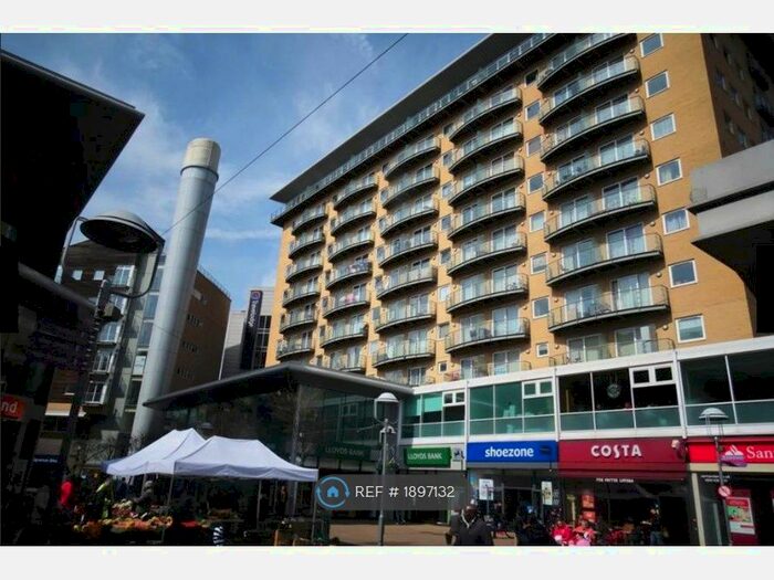 1 Bedroom Flat To Rent In Hamlyn House, Feltham, TW13