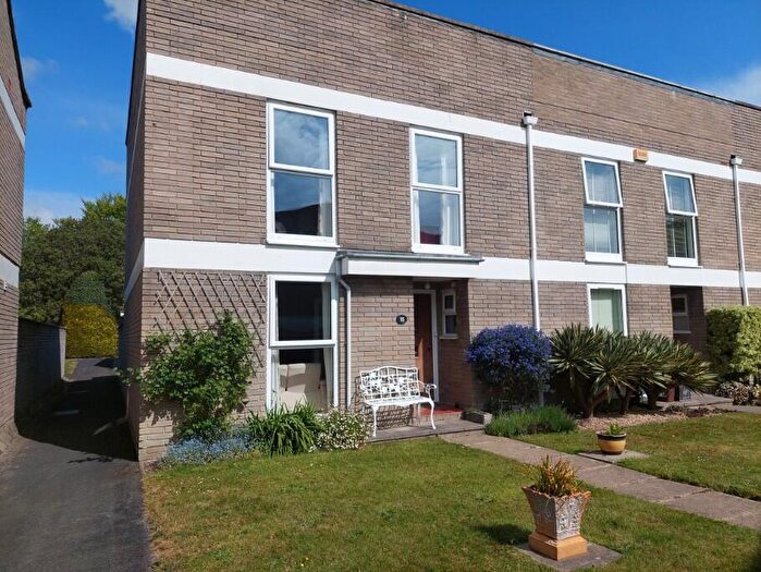 3 Bedroom End Of Terrace House For Sale In Kingston Park, Lymington, Hampshire, SO41