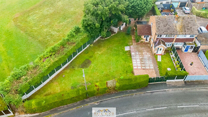 3 Bedroom Semi-Detached House For Sale In The Chase, Aston, Sheffield, S26