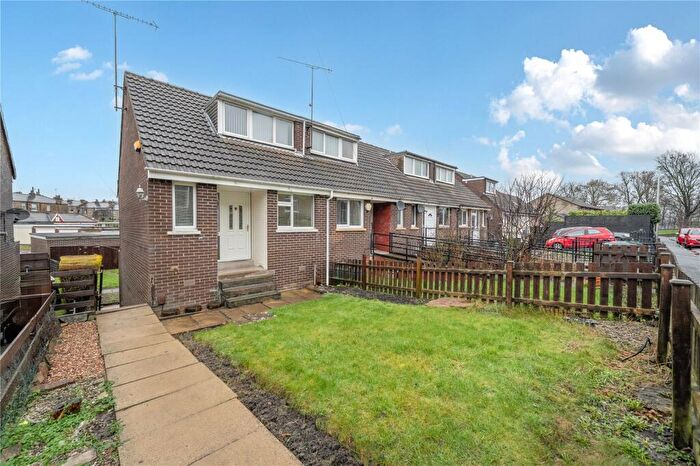 3 Bedroom End Of Terrace House For Sale In Southern Road, Cowlersley, Huddersfield, West Yorkshire, HD4