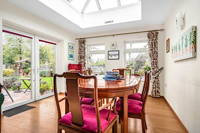 6 Bedroom Detached House For Sale In The Avenue, Worminghall, Aylesbury, HP18