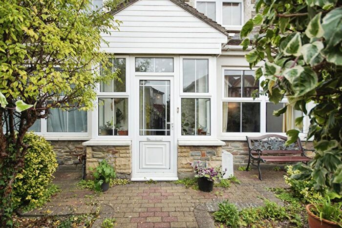 2 Bedroom Flat For Sale In North Devon Road, Fishponds, Bristol, BS16