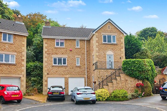 4 Bedroom Detached House For Sale In Martin Bank Wood, Almondbury, HD5