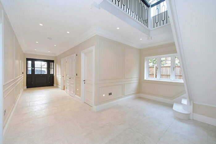5 Bedroom Detached House For Sale In New Park Road, Cranleigh, GU6