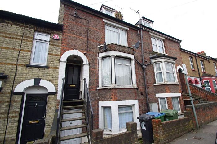 1 Bedroom Flat To Rent In , Watford, WD18