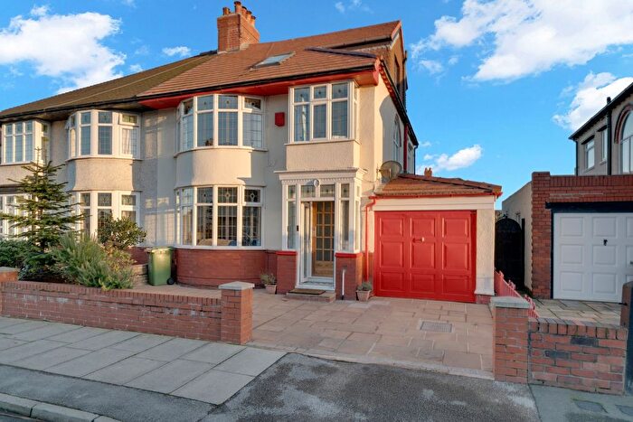 4 Bedroom Semi Detached House For Sale In Thornfield Road, Thornton, L23