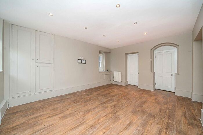 1 Bedroom Flat To Rent In Clapham Common North Side, Clapham, SW4
