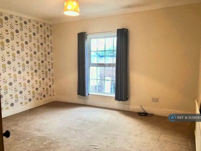 3 Bedroom Terraced House To Rent In Coval Lane, Chelmsford, CM1