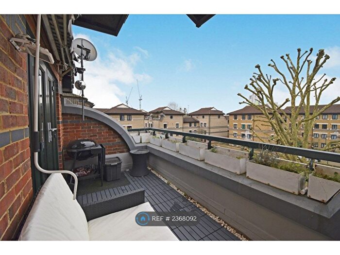 2 Bedroom Flat To Rent In Edenbridge Close, London, SE16