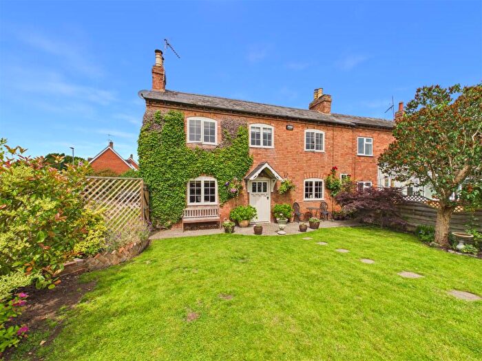 3 Bedroom Character Property For Sale In Lowes Lane, Wellesbourne, Warwick, CV35