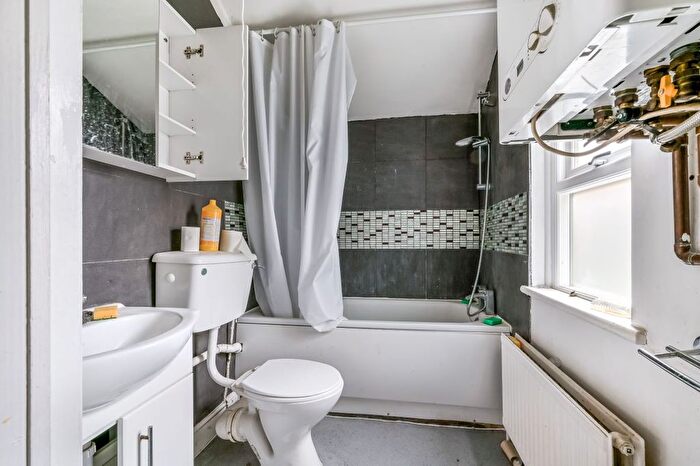 2 Bedroom Flat For Sale In A Eversholt Street, Euston, London, NW1