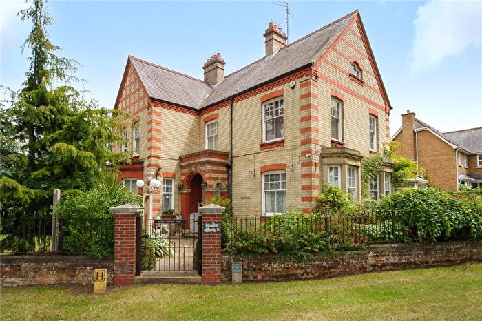 5 Bedroom Detached House To Rent In Irthlingborough Road, Finedon, Wellingborough, Northamptonshire, NN9