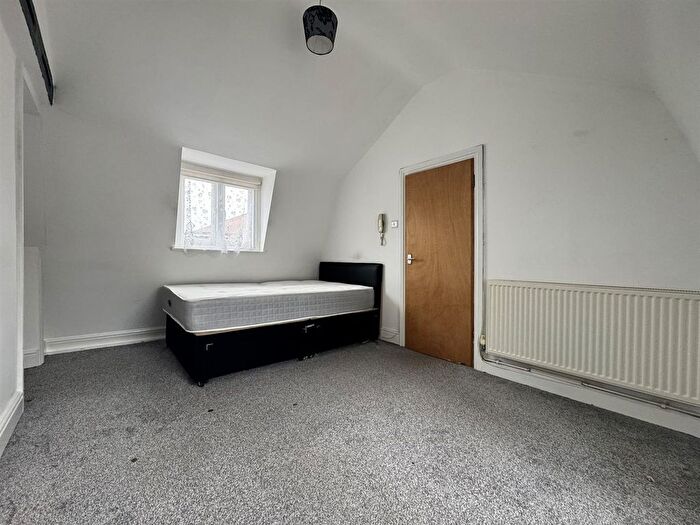 1 Bedroom Flat For Sale In Darby Drive, Waltham Abbey, EN9