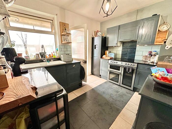 2 Bedroom Bungalow For Sale In Fernhill Avenue, Weymouth, DT4