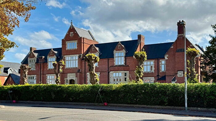 2 Bedroom Flat For Sale In Wormestall Grange, Enborne Road, Newbury, RG14