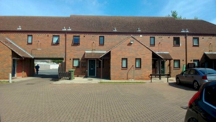 1 Bedroom Flat To Rent In Tivoli Gardens, Grimsby, Lincolnshire, DN32
