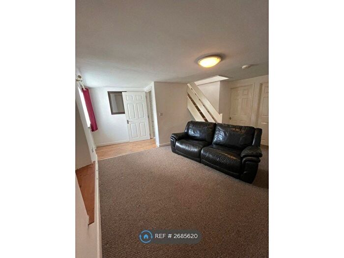 2 Bedroom Flat To Rent In St. Nicholas Street, Bodmin, PL31