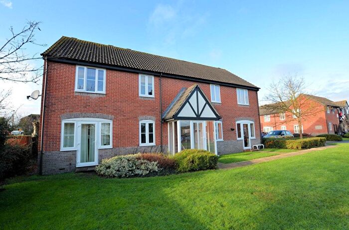 2 Bedroom Flat To Rent In Adwood Court, Thatcham, RG19