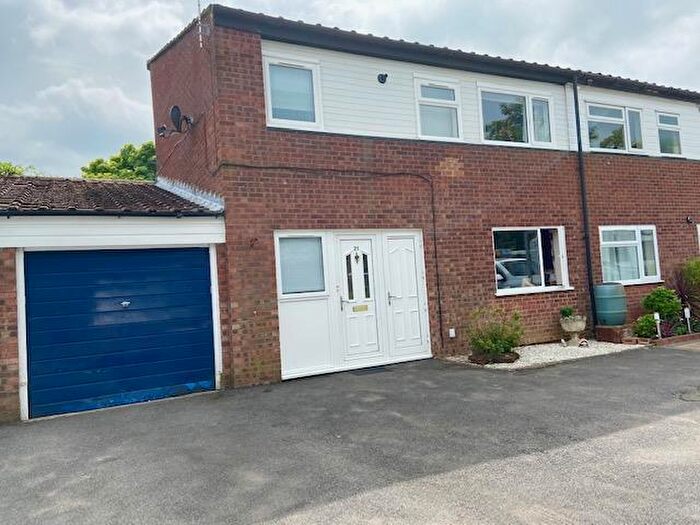3 Bedroom House To Rent In Herdman Close, Greenleys, Milton Keynes, MK12