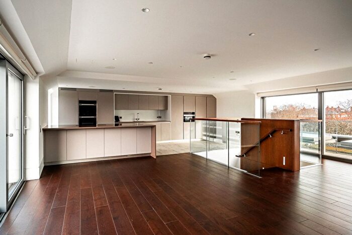 2 Bedroom Flat To Rent In Essoldo House, Old Church Street, Chelsea, SW3