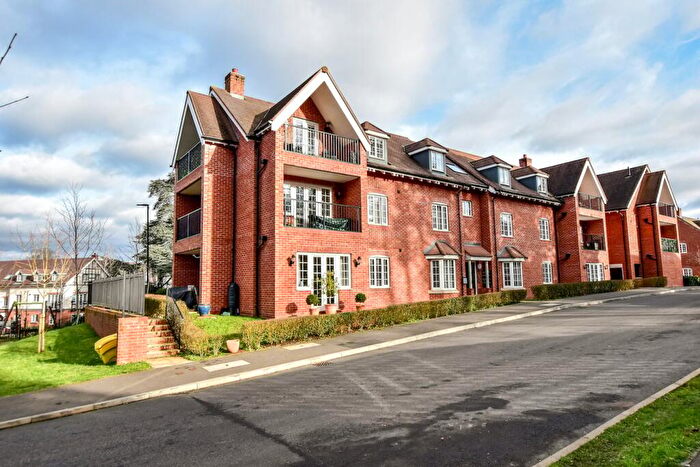 2 Bedroom Apartment For Sale In Grange Road, Chalfont St Peter, Gerrards Cross, SL9
