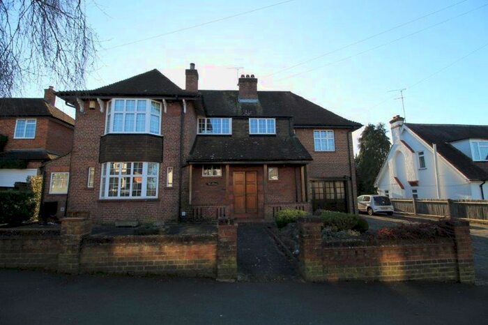 5 Bedroom Detached House To Rent In Parkside Drive, Watford, WD17