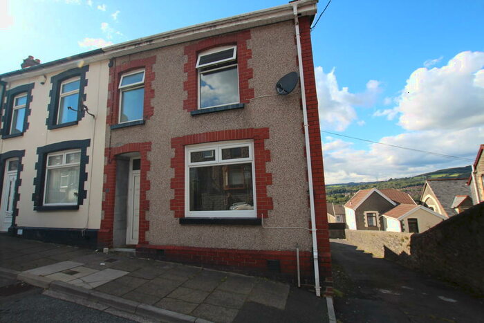 3 Bedroom End Of Terrace House To Rent In Wood Street, Cilfynydd, Pontypridd, CF37