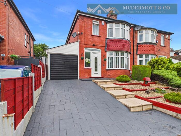 3 Bedroom Semi-Detached House For Sale In Broadway, Failsworth, M35