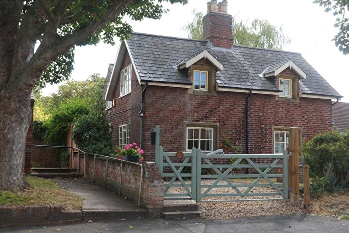 3 Bedroom Detached House For Sale In High Street, Scotter, Gainsborough, DN21