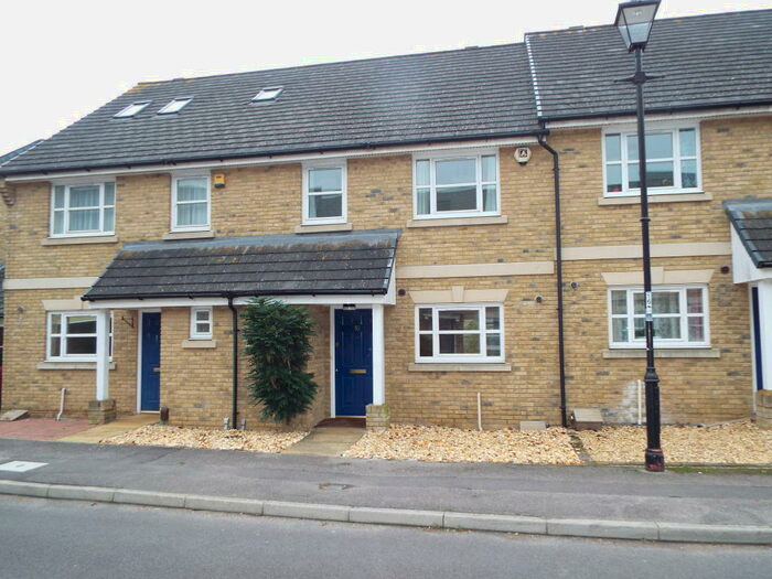 3 Bedroom House To Rent In Marshall Square, Banister Park, SO15