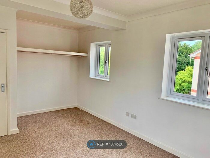 2 Bedroom Flat To Rent In Walled Meadow, Andover, SP10