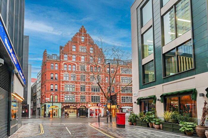 3 Bedroom Flat For Sale In Charing Cross Road, West End, London, WC2H