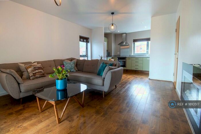 2 Bedroom Flat To Rent In Bouverie Court, Leeds, LS9