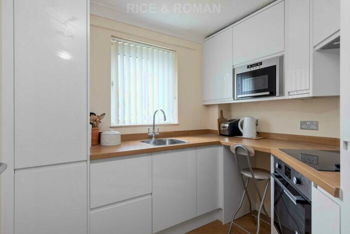 2 Bedroom Retirement Property For Sale In The Meads, Windsor, SL4