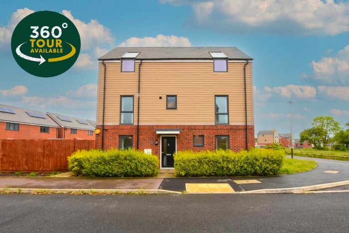 4 Bedroom Semi-Detached House To Rent In Maris Lane, Aylestone, Leicester, LE2