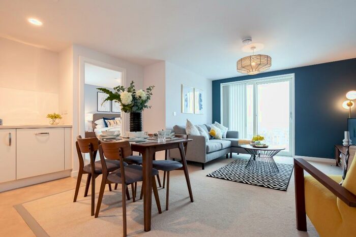 2 Bedroom Apartment To Rent In Bradshaw House, Salford, M3