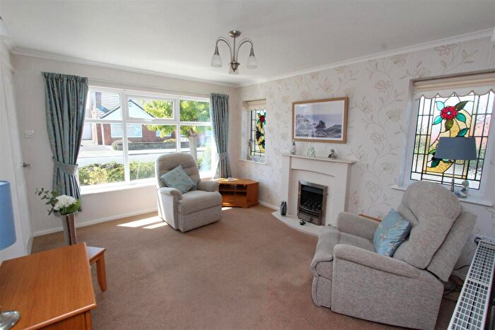 2 Bedroom Detached Bungalow For Sale In Frinton Grove, Bispham, Blackpool, FY2