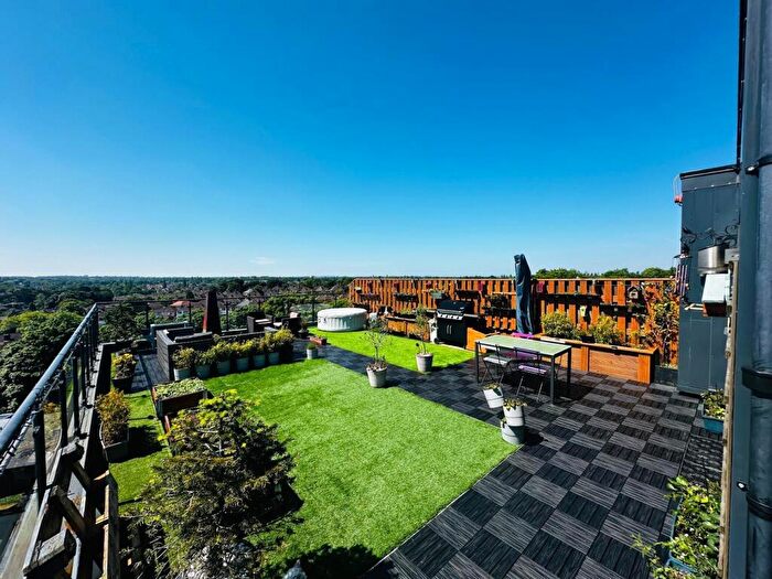 2 Bedroom Flat For Sale In New Coventry Road, Birmingham, B26